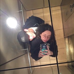 Meet your Posher, Alexia